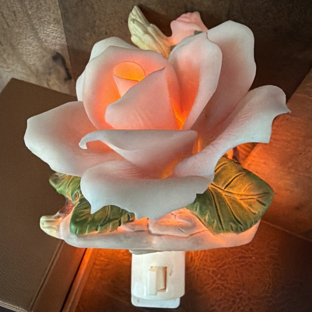Pink Porcelain Rose Night Light Plug In Floral Ceramic Accent Vintage **Damage** - Picture 4 of 16